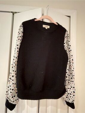 Poridge Black Pullover Blouse with Printed Sleeves